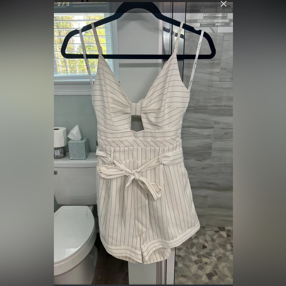 Super cute and fun romper.